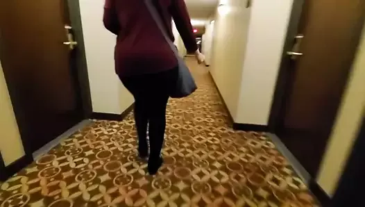 Куколд - жена встречается с новым ебарем в отеле, идет без презерватива