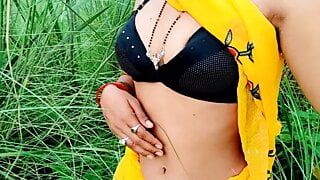 Outdoor Sex In Yellow Saree. Indian Village Sex Video With Clear Hindi Audio, Babita-X-Singh