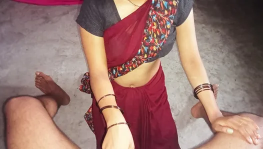 Горячая индийская деревенская кримпай-девственница Babhi суетливо трахается с Dever Clear на хинди аудио