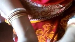 Indian Beautiful housewife in home-made sex with bf, clear audio