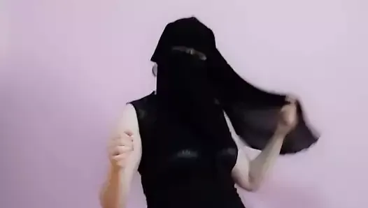Арабский мусульманский танец - горячая и сексуальная