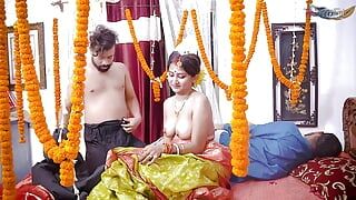 Неверная жена, часть 02 - новобрачная жена и ее бойфренд занимаются хардкорным сексом перед ее мужем (хинди аудио)