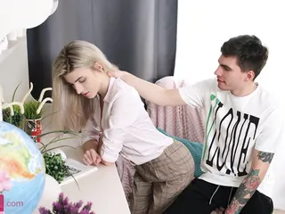 Teen Blonde Finds Time For Quick Sex With Her Aroused Bf