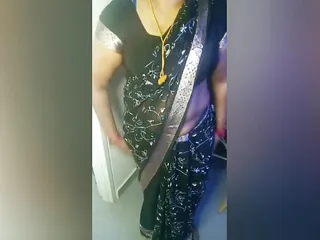 Amma's Black Saree Hip And Navel Seduction