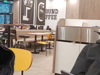 Jerking off in MCDONALDS while waiting for my meal