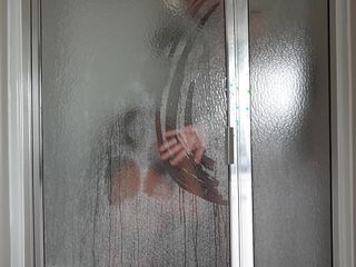 Showering, MILF, Blowjob, Saw
