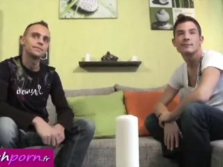 Frenchporn.fr - Two Twinks Make Love