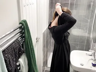 Omg! Hidden Cam In Airbnb Apartment Caught Muslim Arab Girl In Hijab Taking Shower And Masturbate