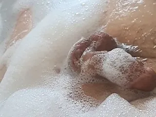 German Boy Taking A Bath And Jerking Off Until He Cums