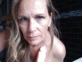 Amateur, Hot MILF, Mom Roleplay, Giving a Blowjob