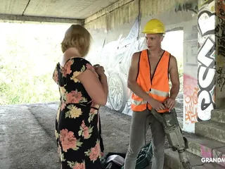 Fat Granny Gives Head And Titjob To Construction Worker