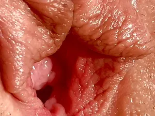 Pussy Play, MILF, Squirting, Bee Nice