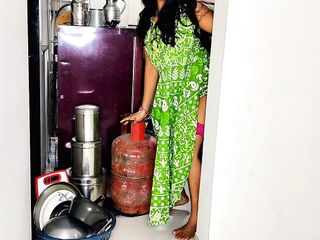 Komal Green Dress Me Chori Chori Chud Rahi Thi