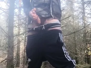 Scallyoscsr desperately pissing in the woods and cumming 