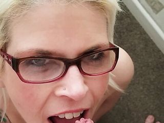 Amateur Homemade, Amateur Facial, Mom, Cumshot in Mouth