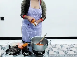 Pakistani Village Wife Fucked In Kitchen While She Is Cooking With Clear Hindi Audio