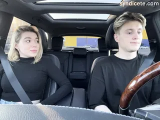 Paid for a taxi with a blowjob - in the car - outdoor 