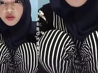 Hijab Likes To Drink Cum