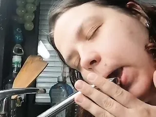  video: Some crazy tap licking....