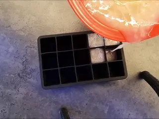 Making over 700g cubes frozen cum...