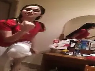 Pakistani Girl Vulgar Dance