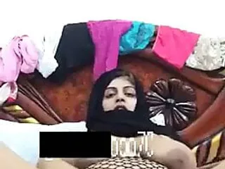 Arab Slut Showing On Cam