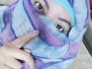 Real Hot Arab Mom In Hijab Masturbates Her Squirting Muslim Pussy Loads On Webcam Hard Gushy Orgasm Squirt