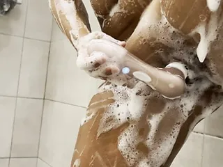 Masturbation Shower Milf video: Jasmine in the shower with are Satisfyer Pro 2