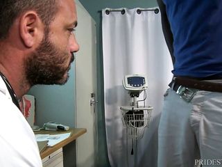 Extrabigdicks Scary Str8 Dick Visits His Doctor...