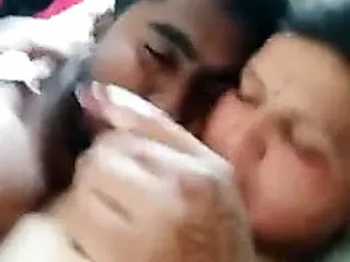Marathi wife&rsquo;s boobs sucked