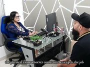 Fucking my new employee in the middle of the physical - Porn in Spanish