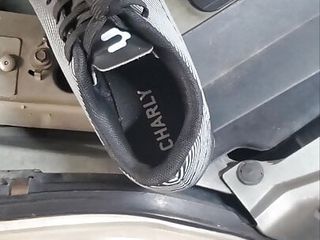Mechanic found soccer shoes in customer...