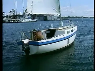 Heisser Fick auf dem Seegelboot 