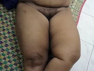 Coimbatore Akka Showing And Rotating Body On Bed With Sexy Talk
