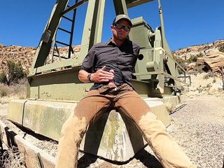 Pissing my work pants on an oil rig