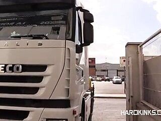 Hitchhicker Bonks Truck Driver