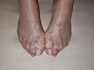 Cum on perfect france toenails brown nylon feet