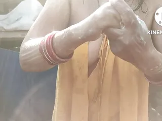 Anita Yadav Bathing Outside With Hot