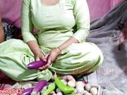 Vegetables seller bhabhi ko patakar choda in clear Hindi voice 
