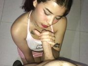 Beautiful stepsister gives me a rich oral so that I let her go out with her friends - Porn in Spanish