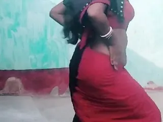 Bhojpuri bhabhi sexy dance...