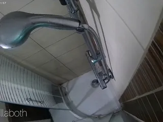  video: Shower cam