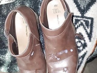 mechanic found ankle boots in soccer mom minivan