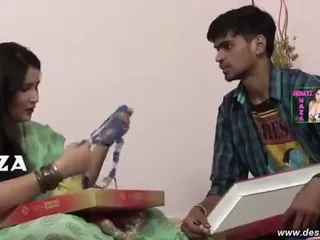 Surekha Desi Aunty In Saree Hot Sex