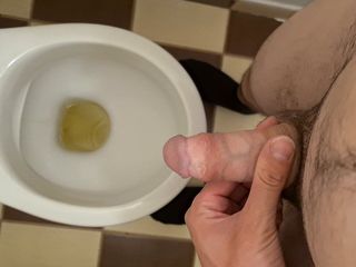Evening Pissing And Litle Before Going To Bed 4k...