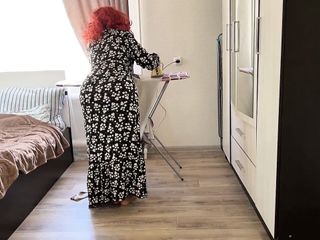 Milf is ironing clothes and feels that there will be anal sex with her big butt