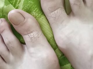Hairy toes! Natural toe nails, gorgeous soles.