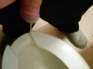 Young boy pissing, very hot...