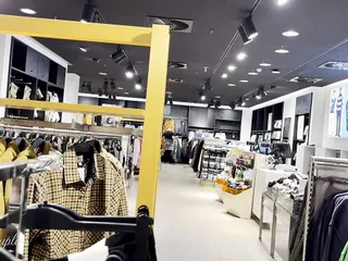 Babe Gives Risky Public Handjob And Blowjob In The Middle Of A Clothing Store!